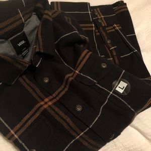 New flannel Men’s Large ~~ VANS 🏁